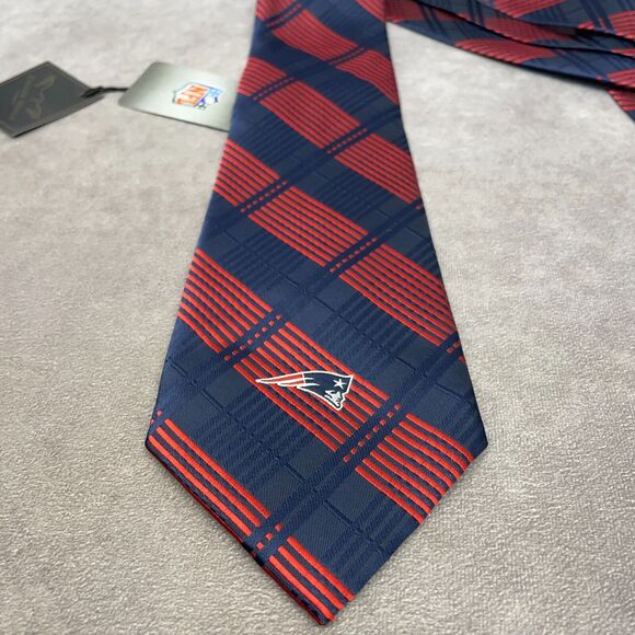New England Patriots Mens Licensed NFL Team Striped Eagles Wings Neck Tie w Tags - Picture 3 of 10